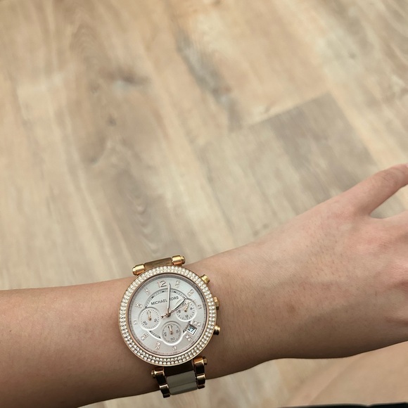 Michael Kors MK Rose Gold Watch - Picture 10 of 10